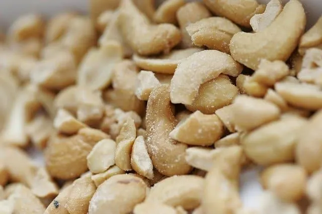 disadvantages of cashew nuts