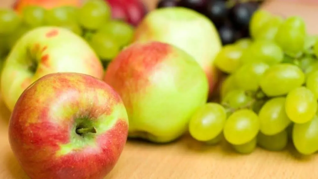 Which Fruits Should Be Refrigerated