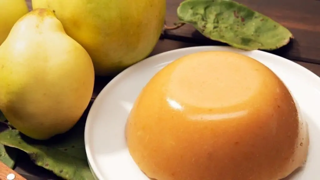 Can I freeze raw quince