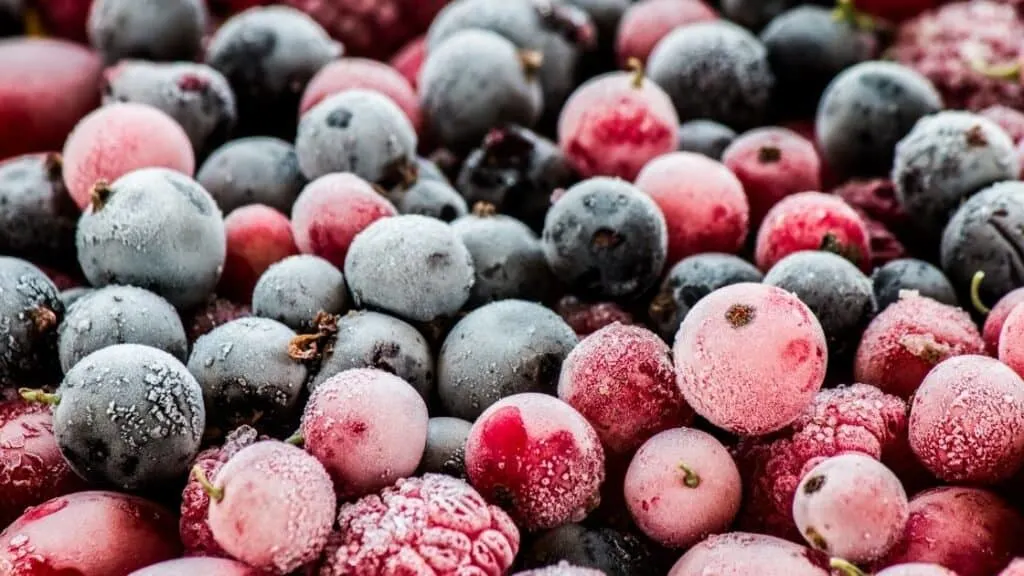 Can you eat frozen berries straight from the freezer