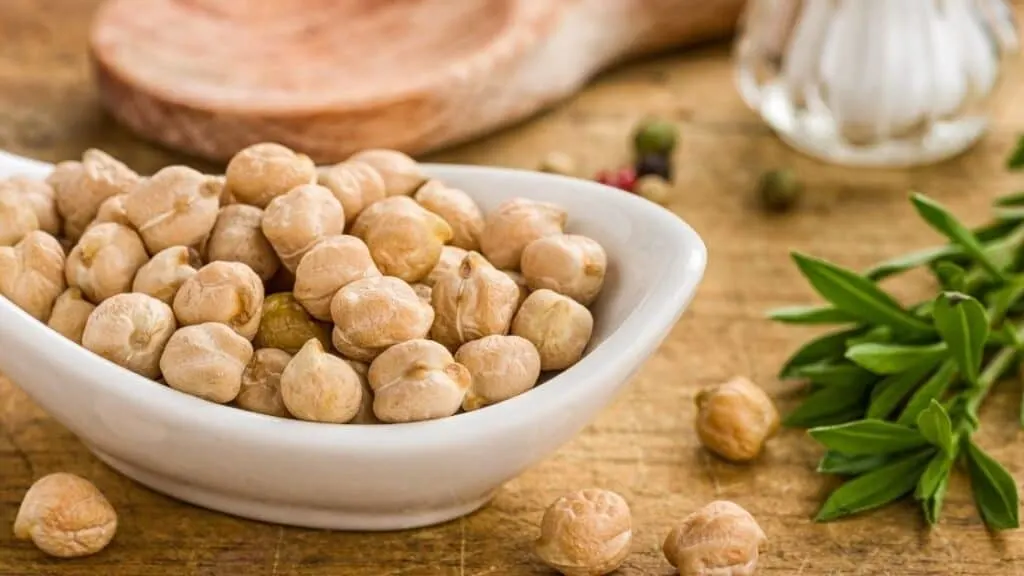 Do chickpeas have as much protein as meat