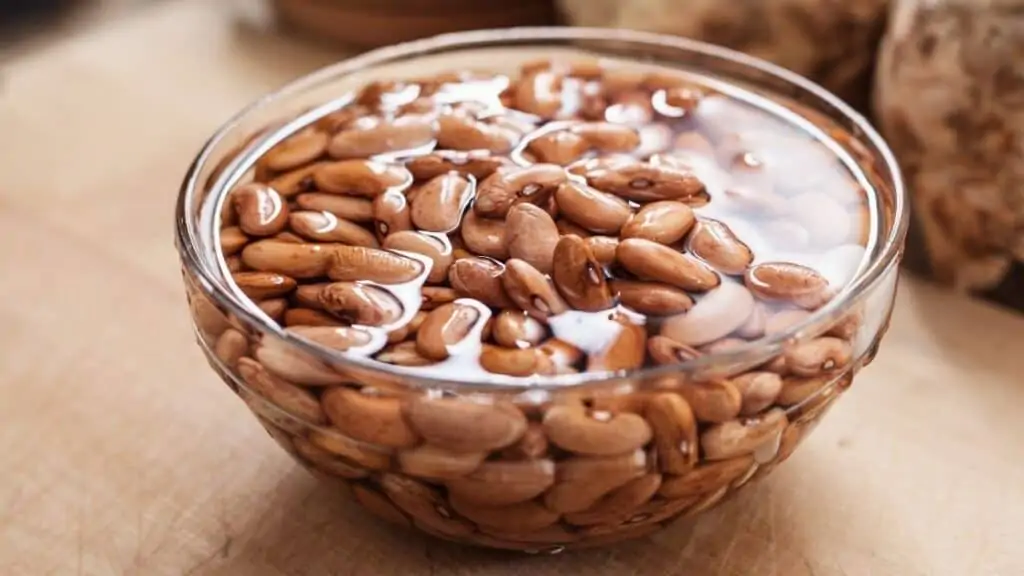 Do soaking beans cause less gas