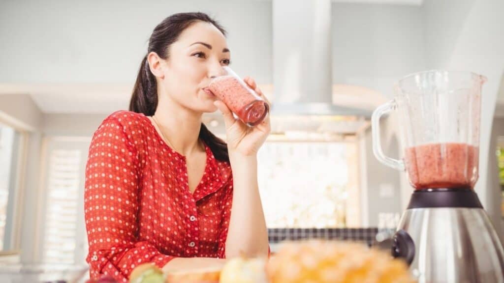 Is it good to drink fruit juice on an empty stomach