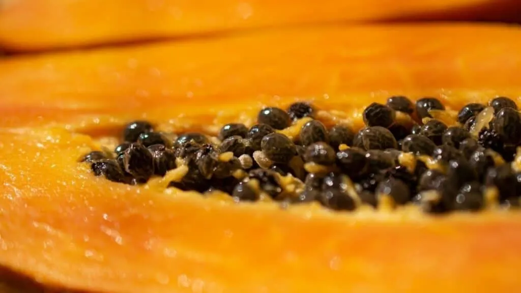 Eating papaya at night is good or bad