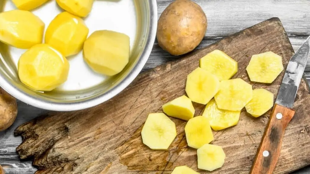 Does Soaking Potatoes in Salt Water Remove Starch