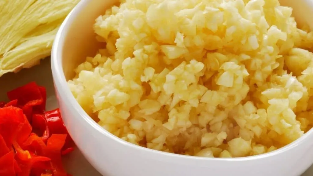 Does garlic go bad in the fridge