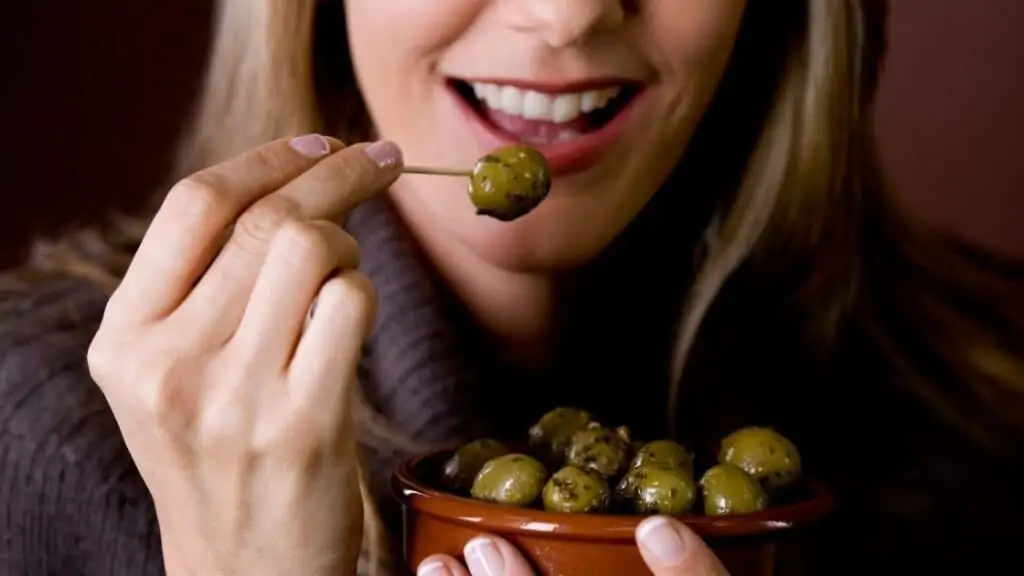 How Many Olives Can I Eat on Keto