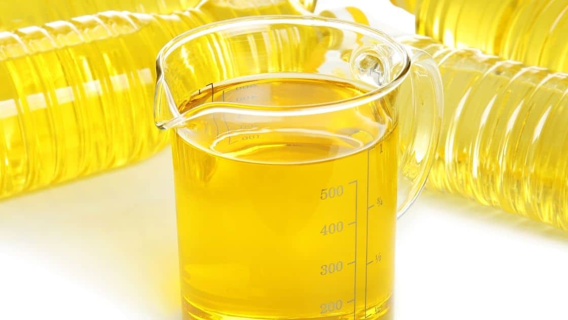 Does Vegetable Oil Go Bad? [Eating Expired Oils]