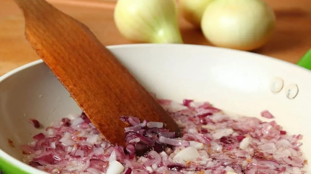 Are cooked onions high in carbs