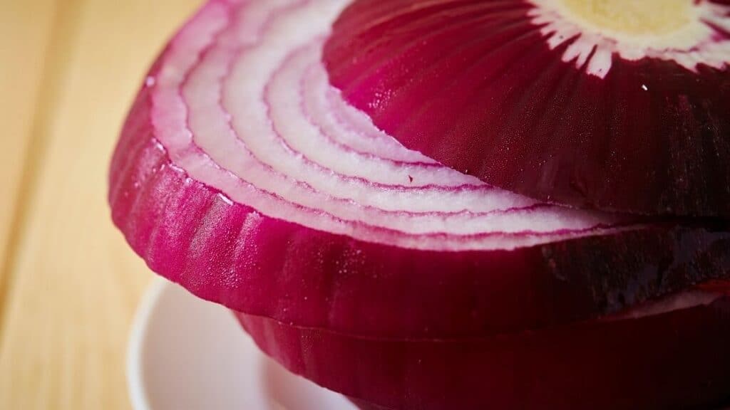 Are purple onions healthier than white onions