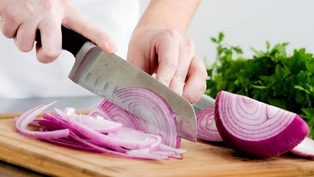 Best time to eat raw onions