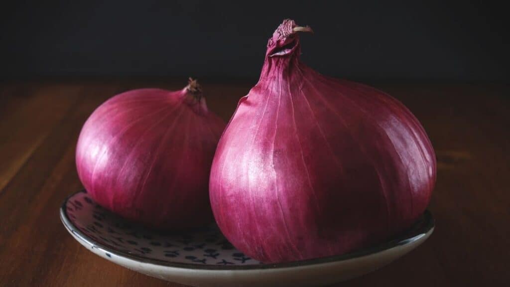 Can I use red onion instead of shallots