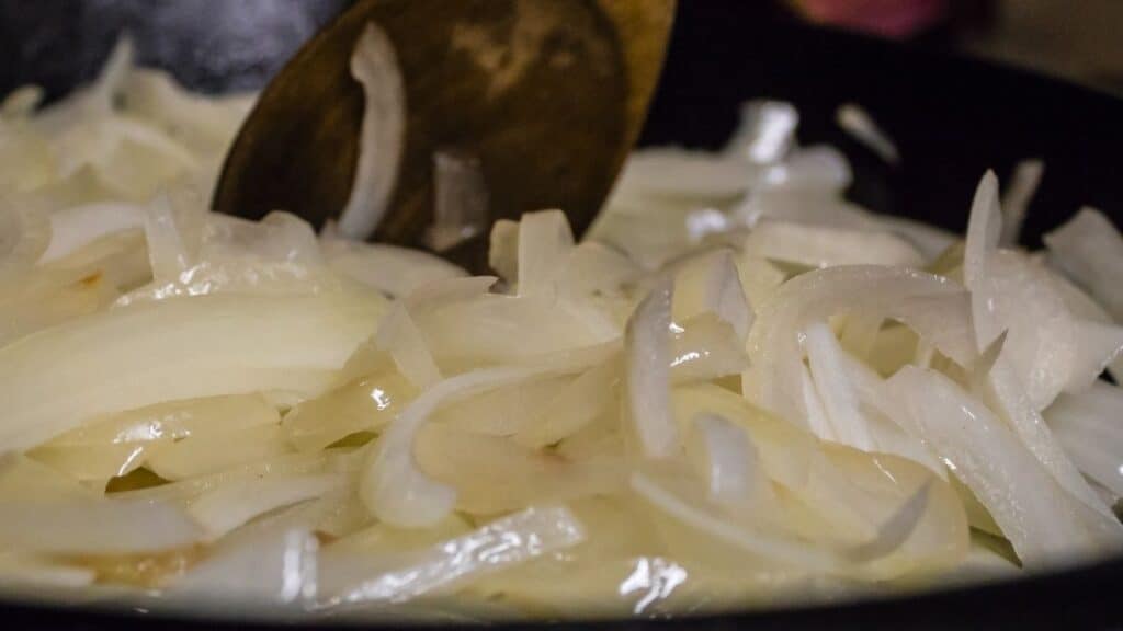 Do onions lose nutritional value when cooked