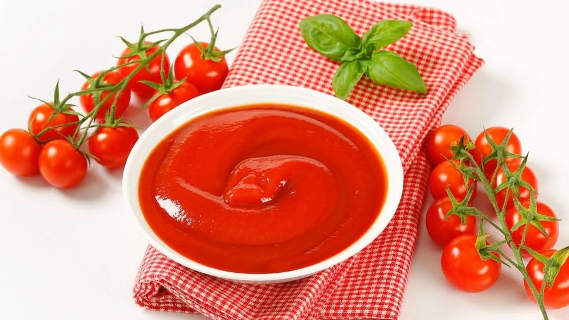 What Is The Difference Between Strained Tomatoes And Tomato Puree?