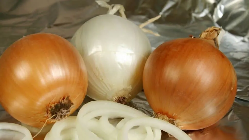 Is yellow or white onion better