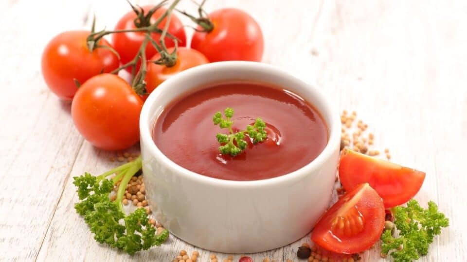 What Acids Is in Tomatoes? [Cooked vs Uncooked] Eat For Longer Food