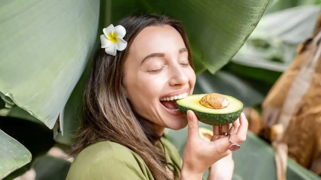 Can avocado seed be eaten raw