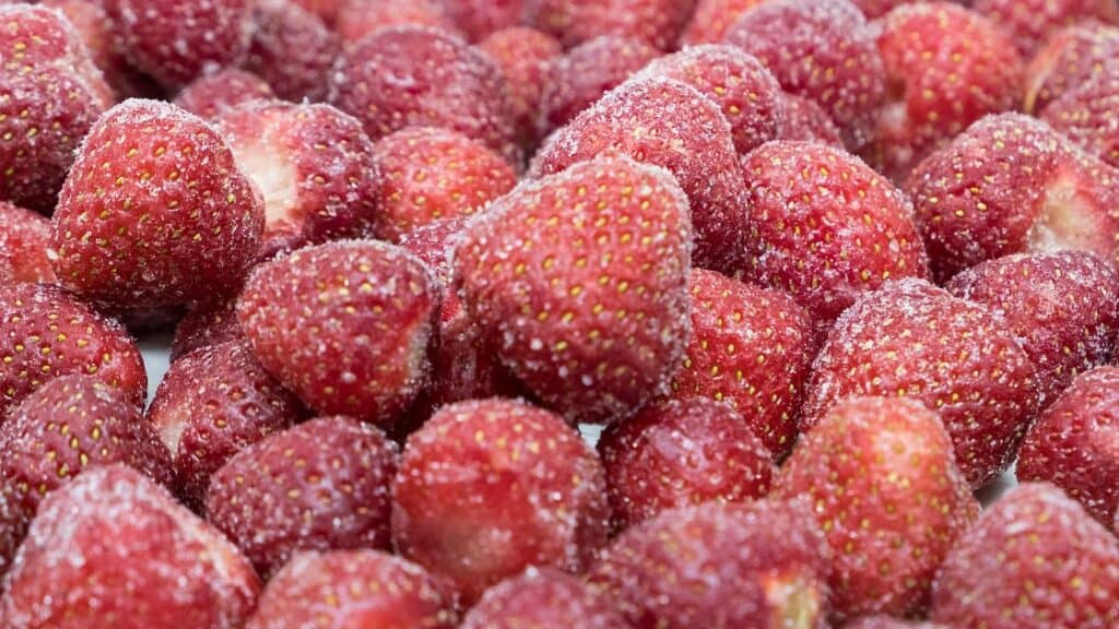 Do You Have To Defrost Frozen Strawberries?