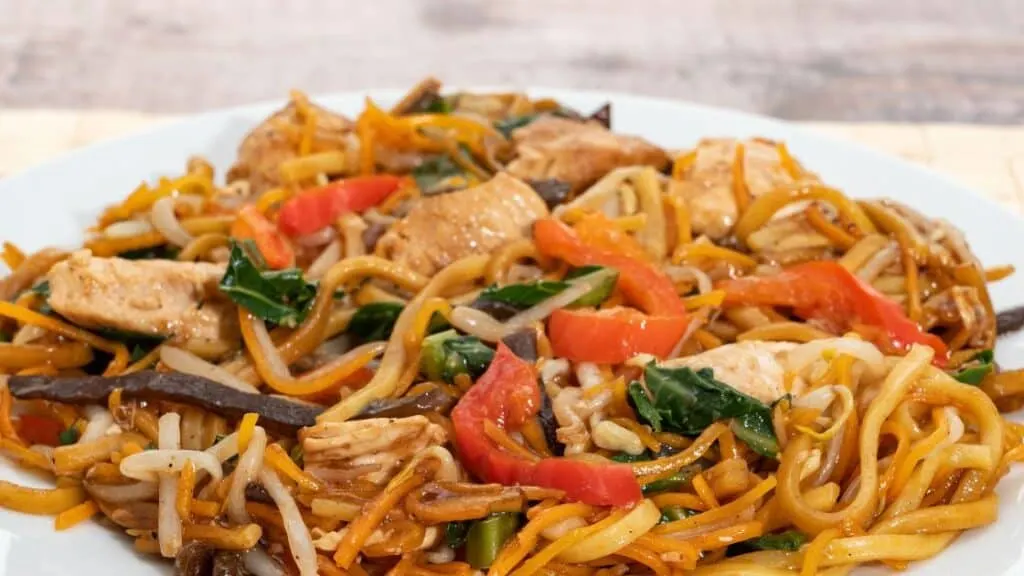 What's The Difference Between Chow Mein And Subgum?