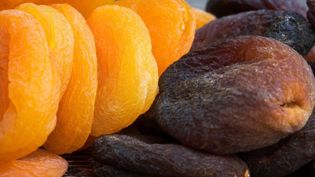 How Many Dried Apricots Should You Eat A Day?